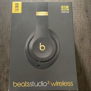 Beats studio 3 wireless in shadow grey